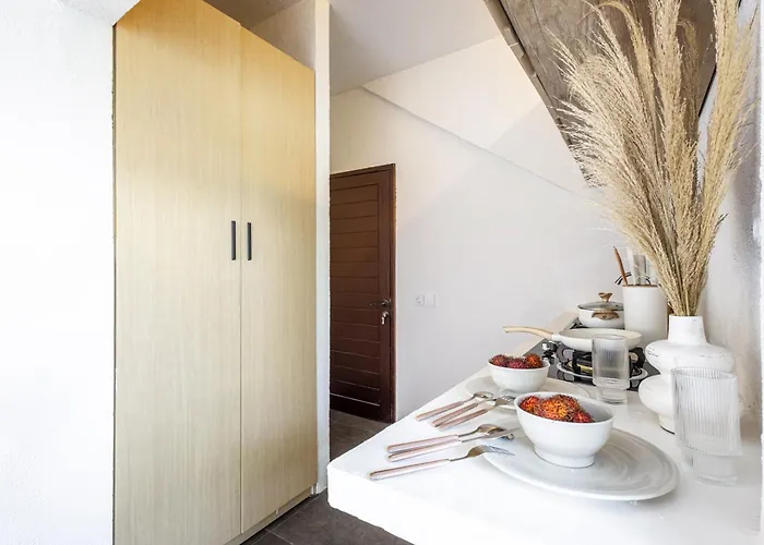 Pyramids Ateliero 3*